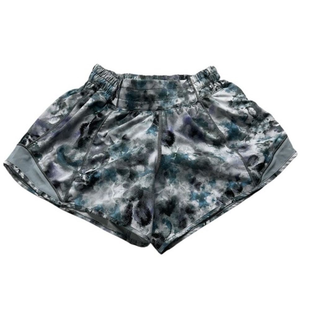 Lululemon Hotty Hot Low Rise Short 4" Kaleidofloral Multi / Blue Cast‎ Size 2